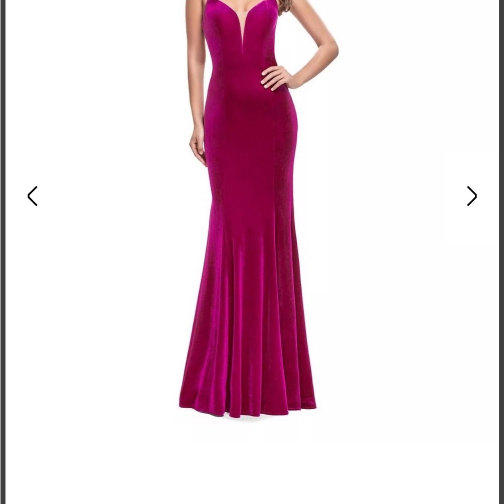 LA FEMME Velvet Mermaid Dress In Fuchsia